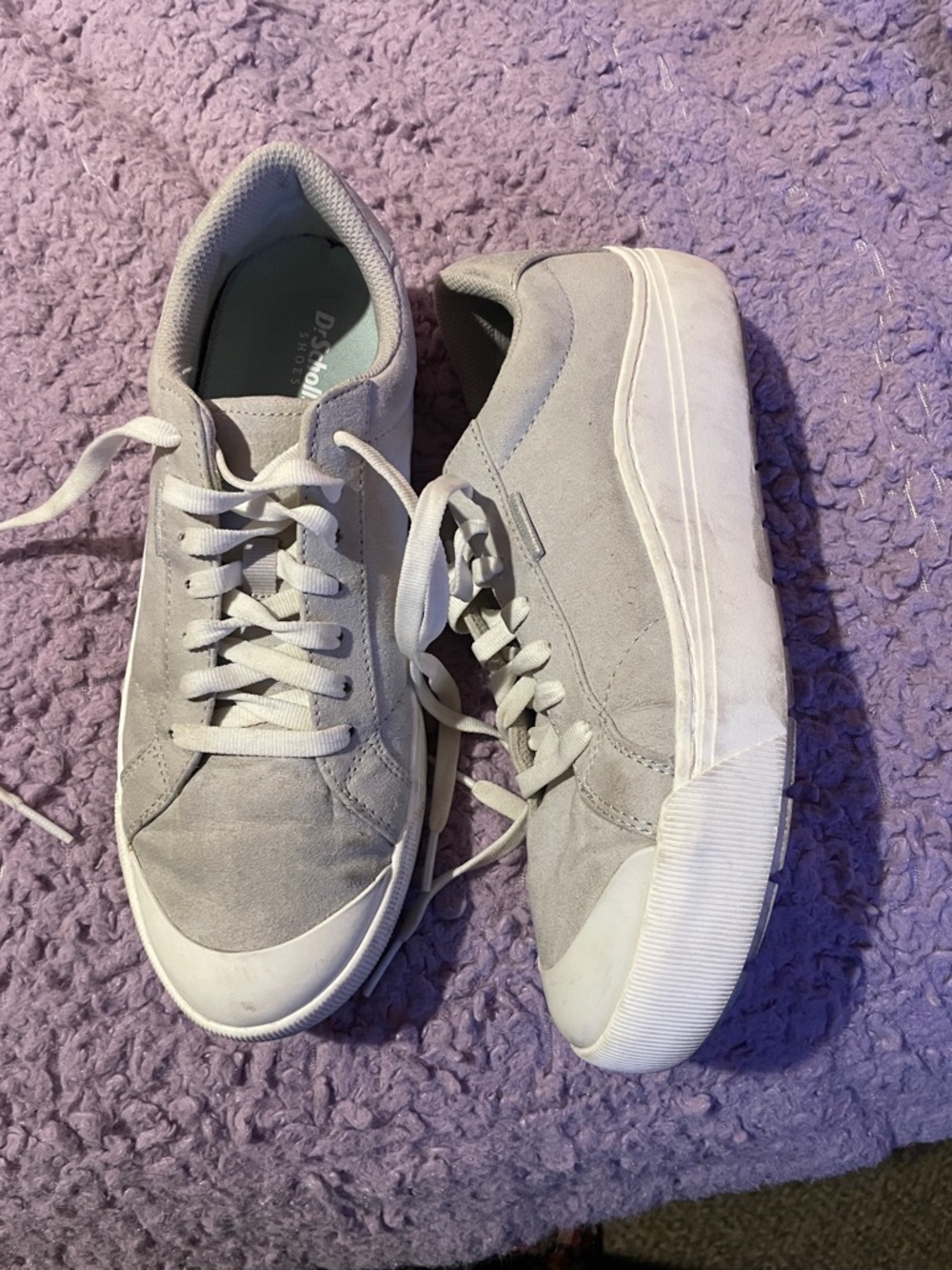Dr. Scholl's Light Gray Suede Lace-Up Sneakers size 9